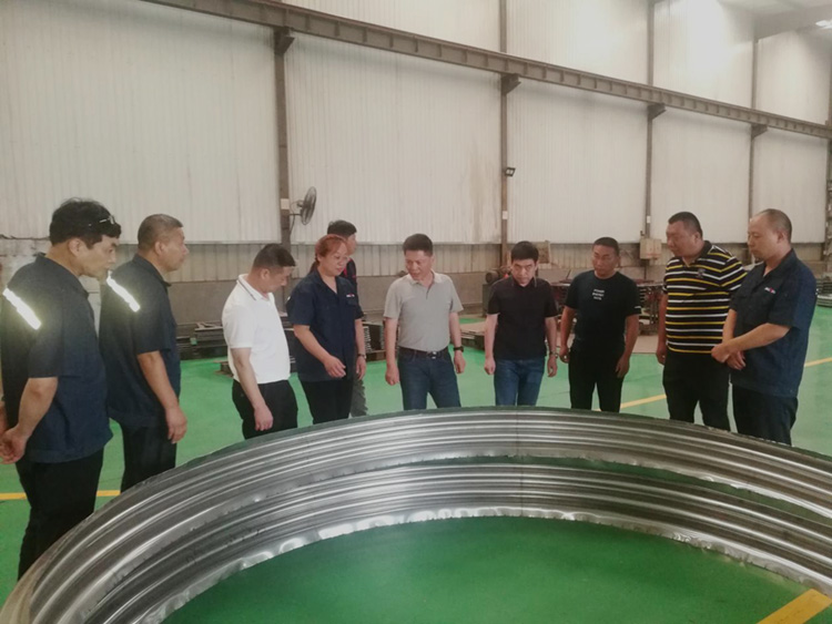 �ι���������