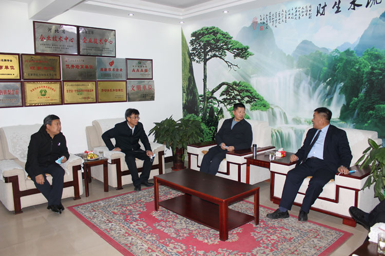 �������³�������µ�һ���쵼��ֹ�ͨ����