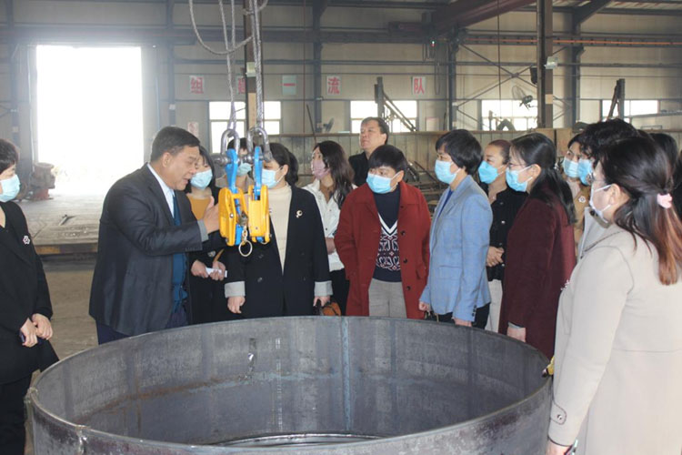 ������ЭŮίԱ�����ˡ����ʸ�Ů�ڲιۿ����ҹ�˾